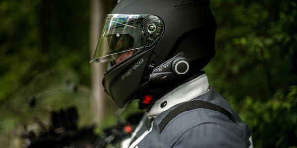 Interfon cu tehnologie Mesh sau „bunul și vechiul” Bluetooth?