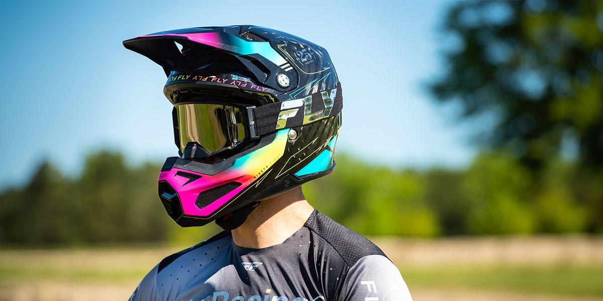 Casca inteligentă Fly Racing – viitorul este aici